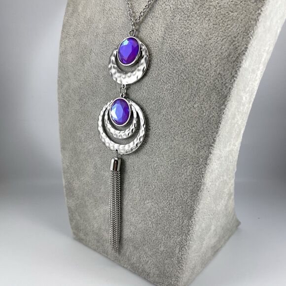 Silver Tone Boho Purple Glass Rhinestone Hammer Finish Pendant Tassel Necklace - Picture 3 of 8
